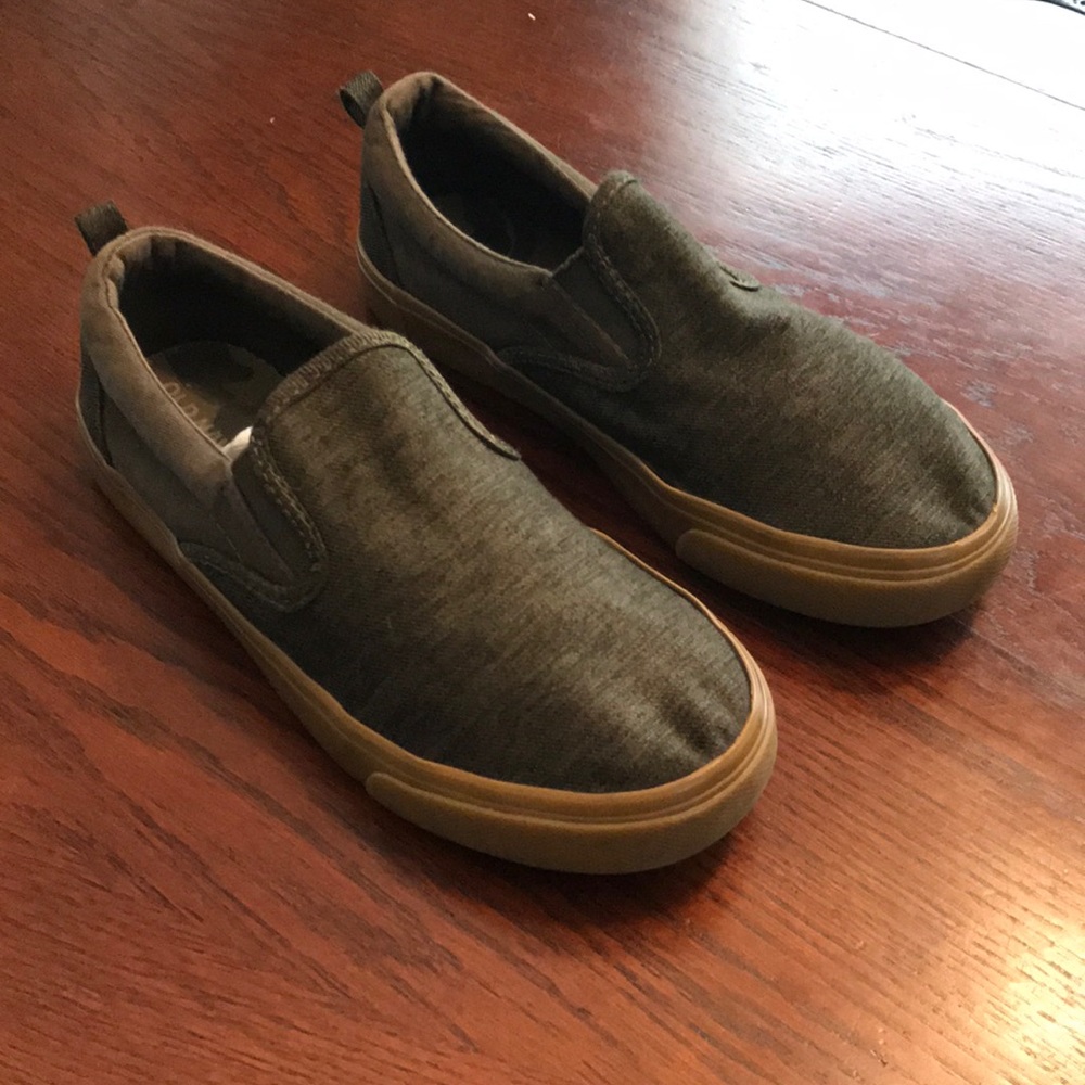 Boys size 3 Slip-onS